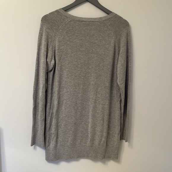 **3 for$30** Schwiing V Neck Gray Tunic Sweater with Black Geometric Pattern, M - Picture 4 of 5